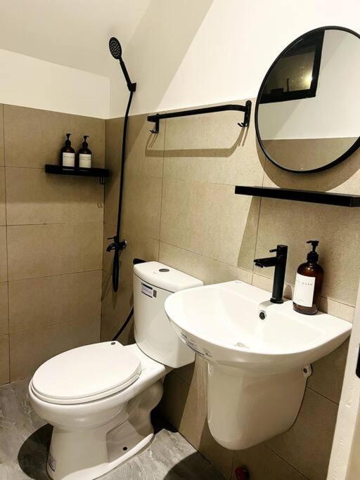 Couple Pad with own bath near Clark (Casa Isabela) view 4
