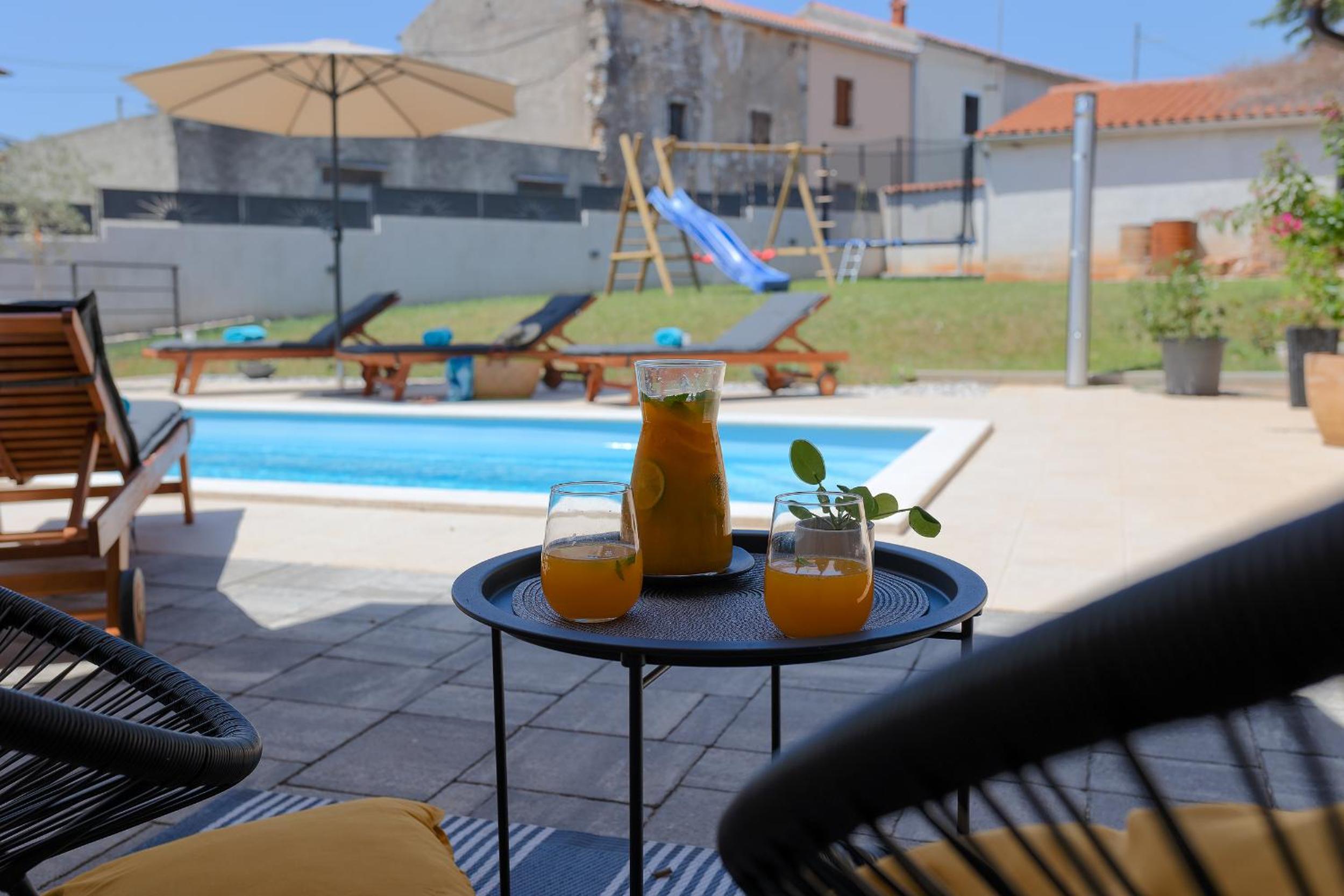 Villa Tonin - house for 6 guests with backyard, pool and whirlpool in Marčana Istria, Ferienhaus Istrien view 5