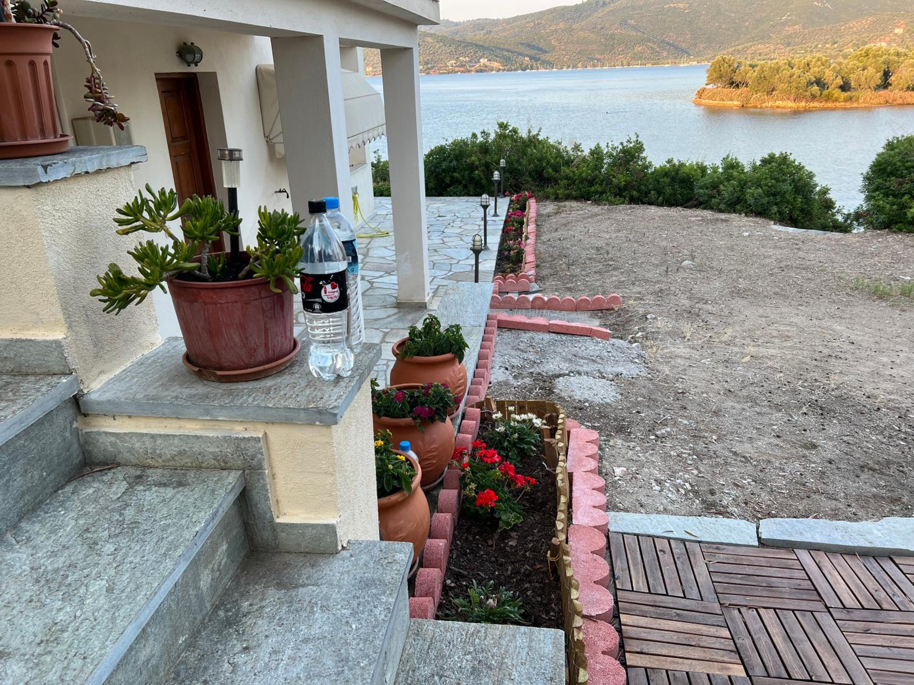 SEA HOUSE KOUKOULEIKA