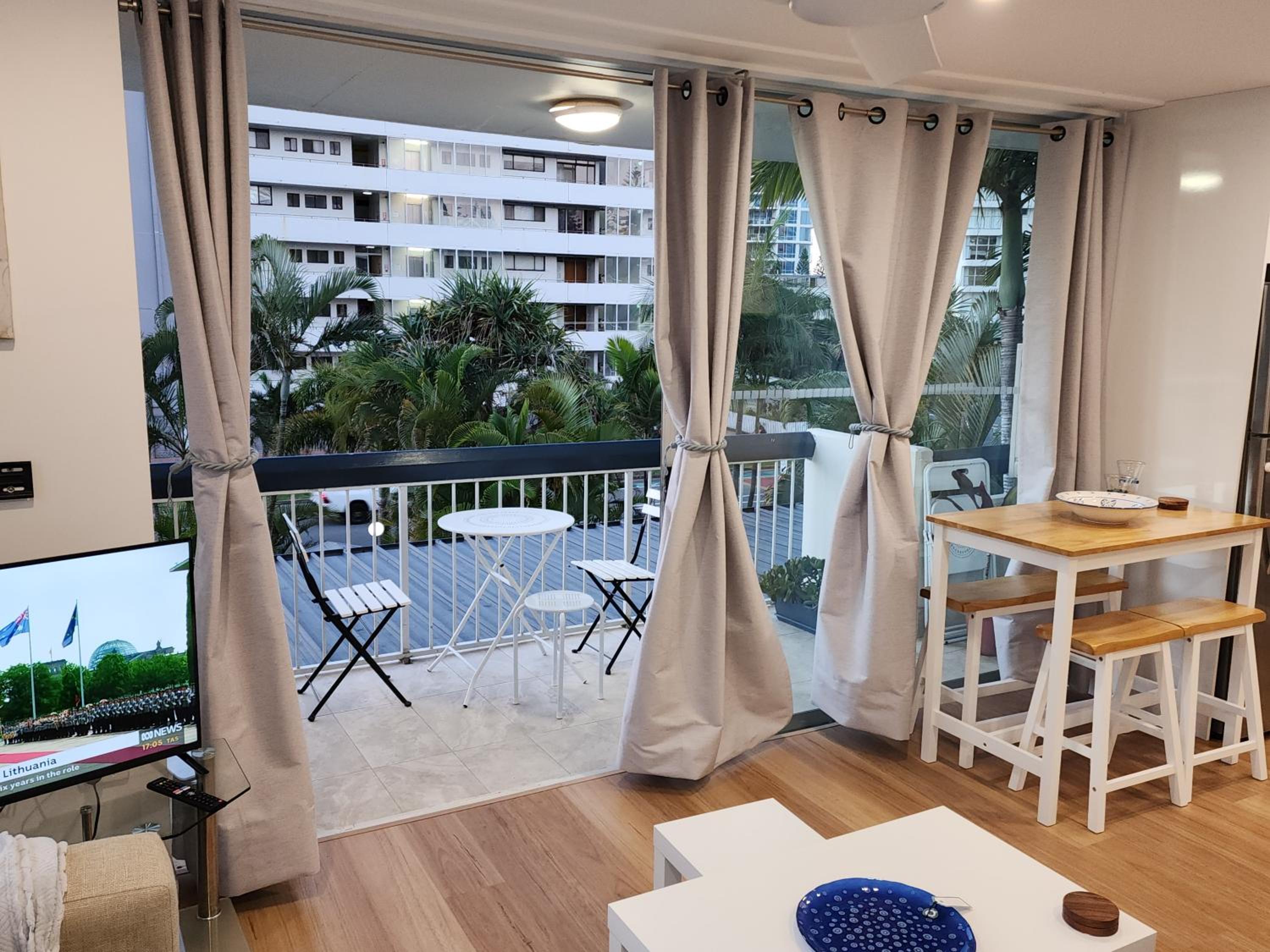 Entire beachside 2 bedroom unit