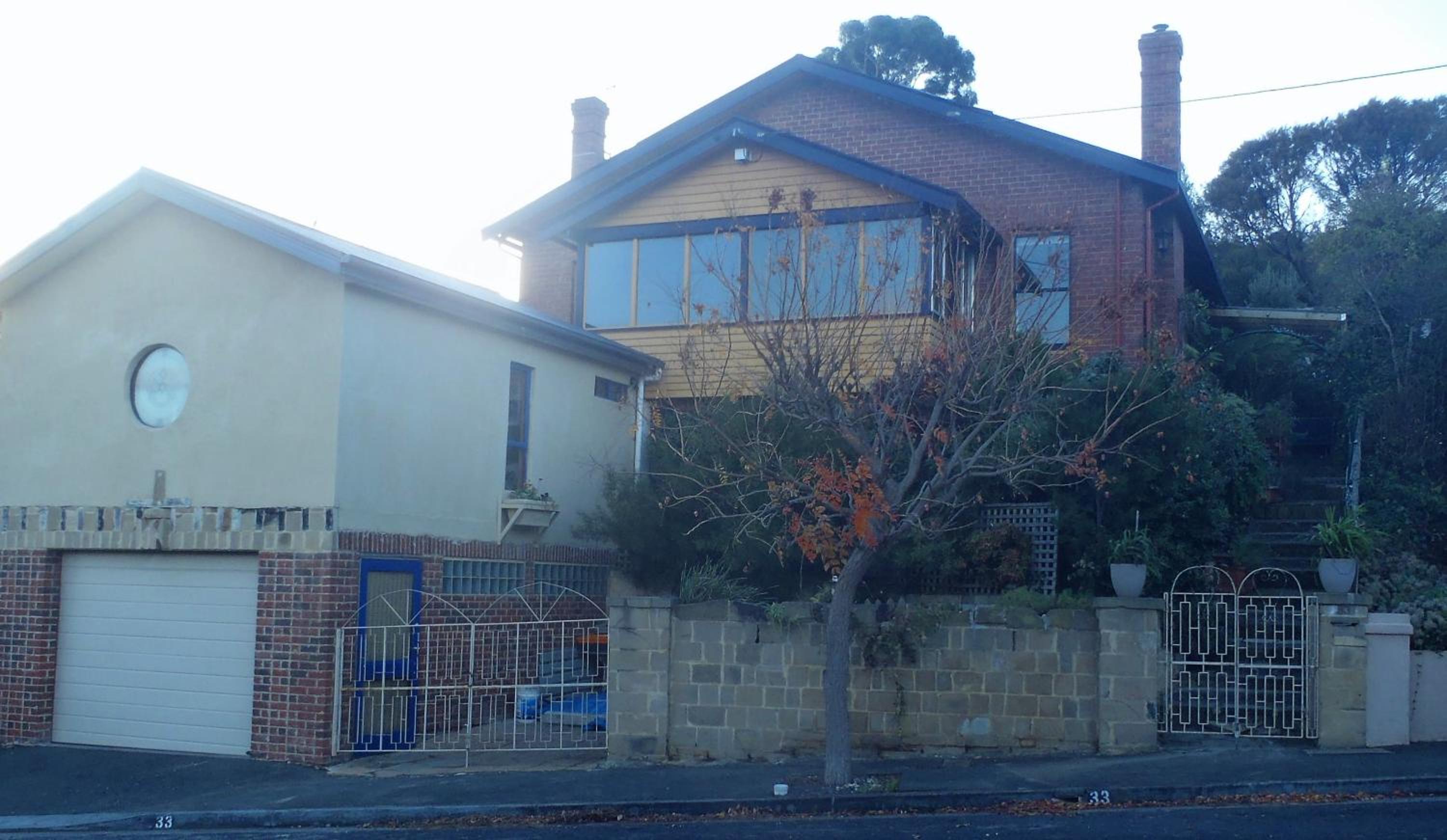 Cosy apartment accommodation, New Town, Hobart