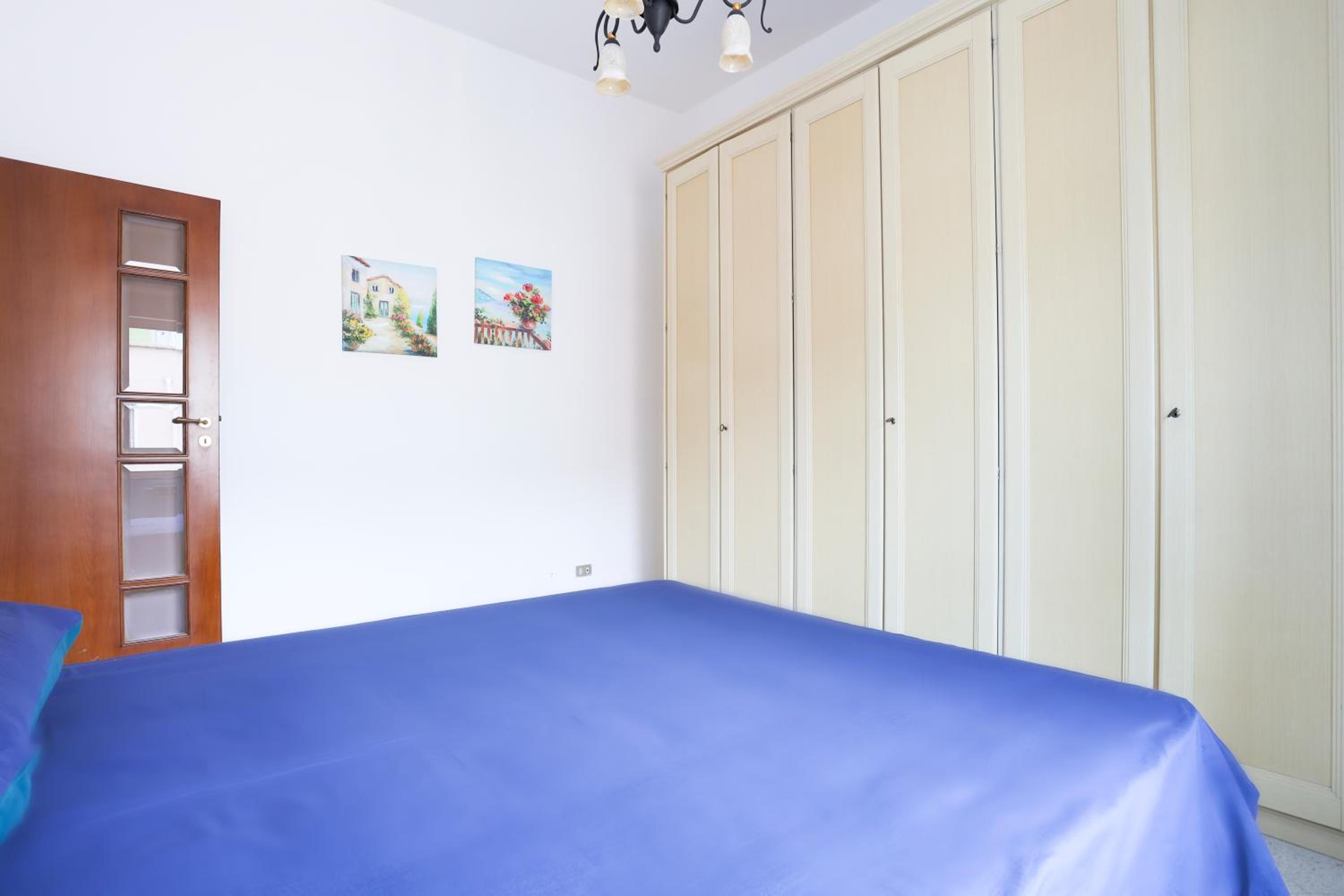 GuestHost - Bright Apartment near the sea with parking view 3