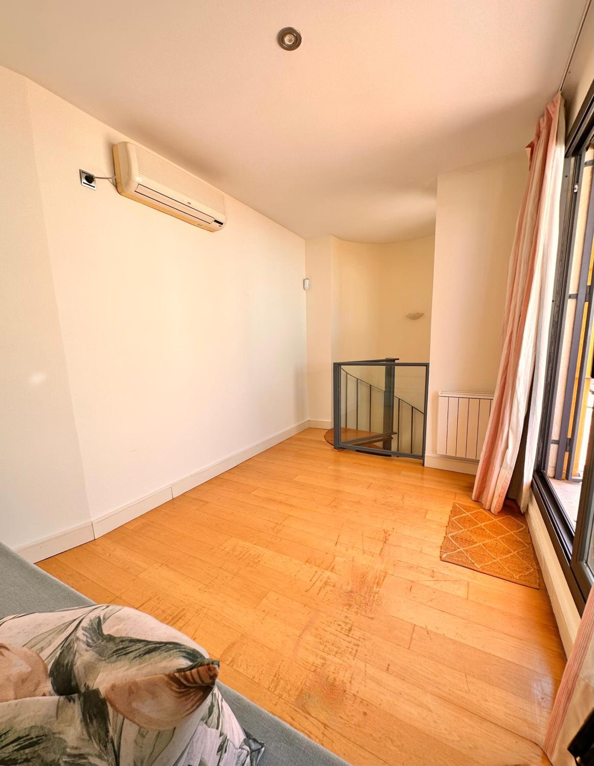 Penthouse near cathedral private rooftop Private Parking