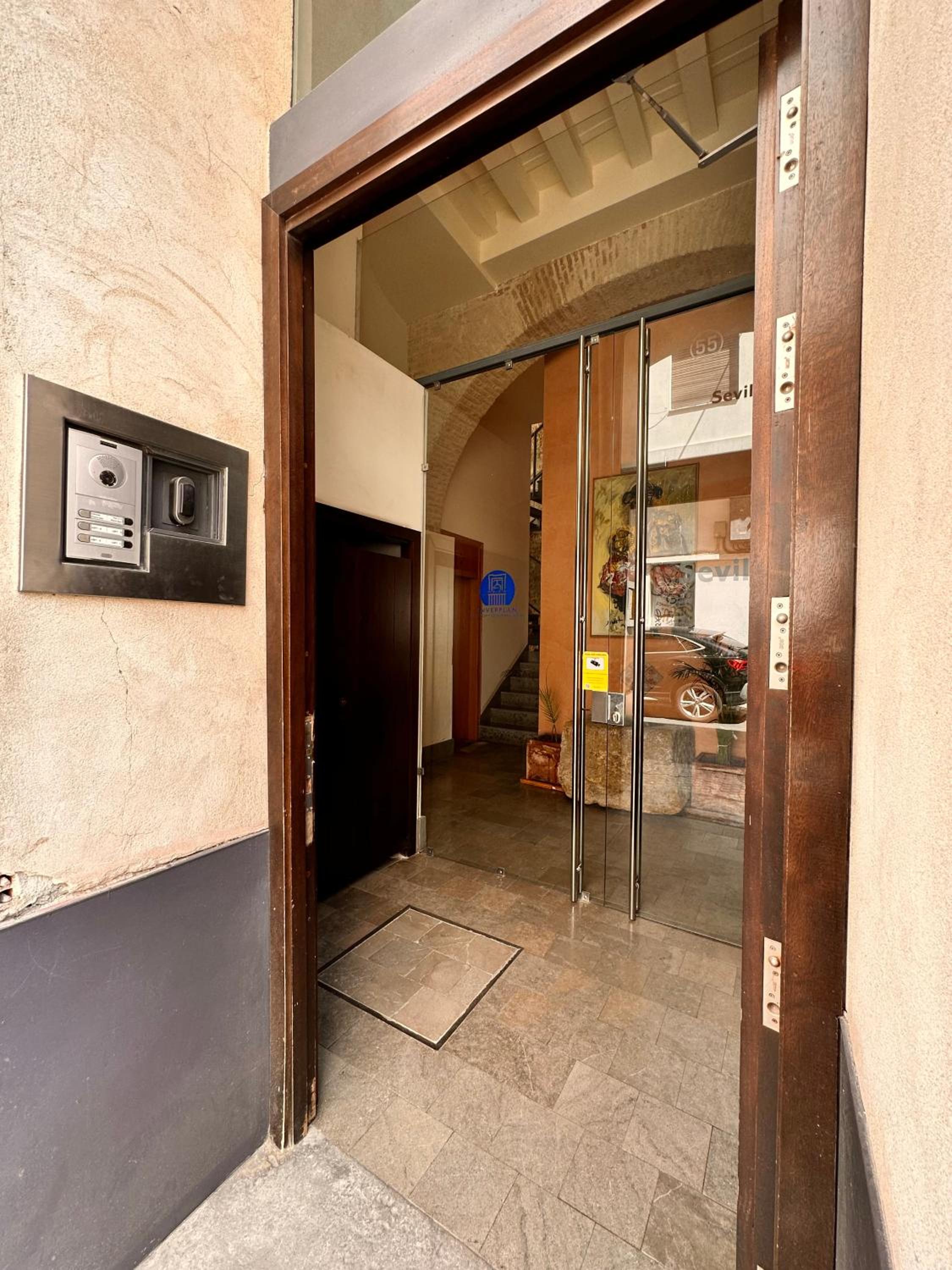 Penthouse near cathedral private rooftop Private Parking