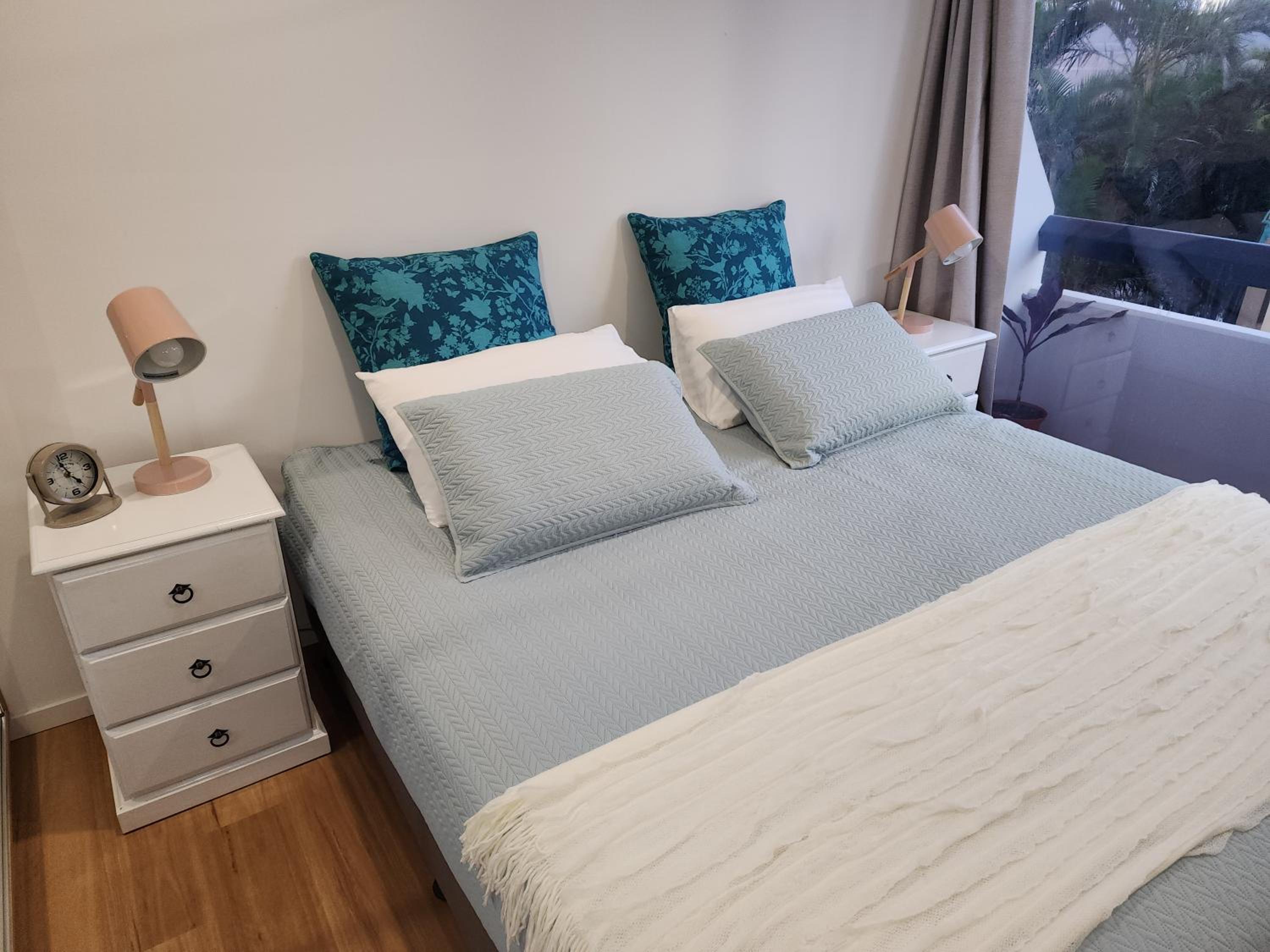 Entire beachside 2 bedroom unit