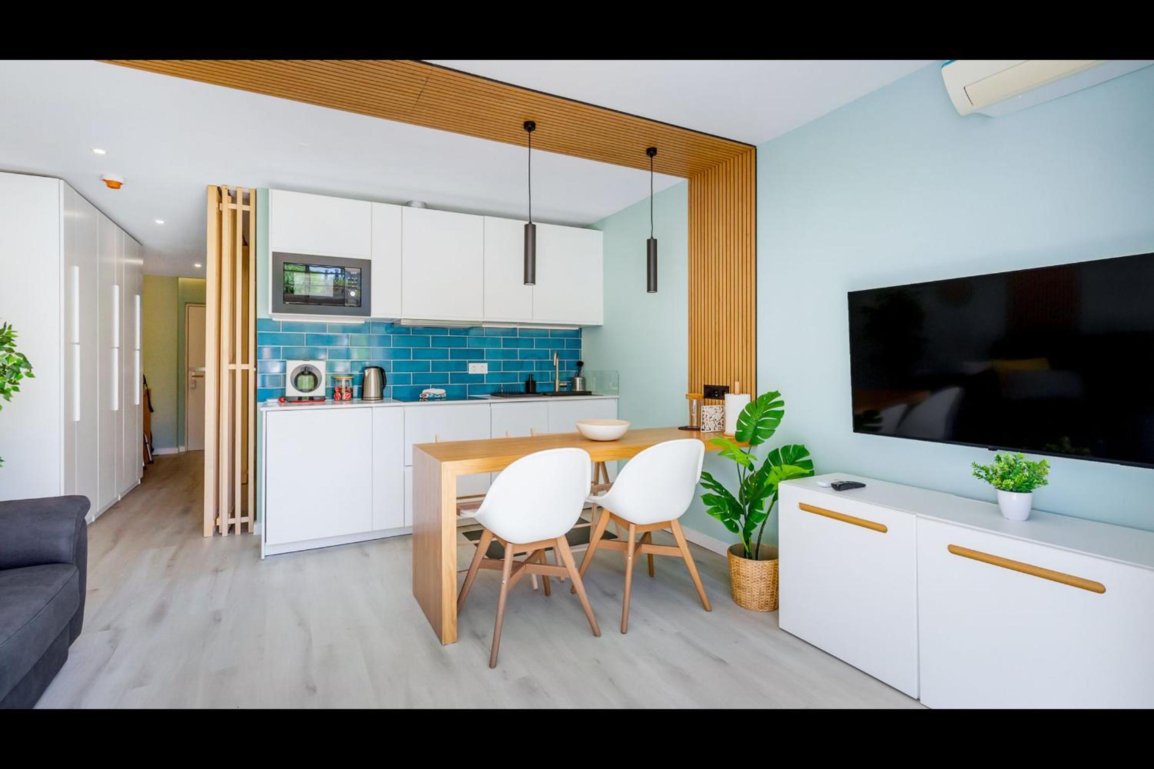 Ocean Oasis by LovelyStay view 4