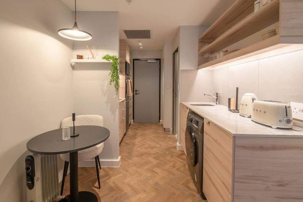 Cityscape Haven: Stylish Studio view 2