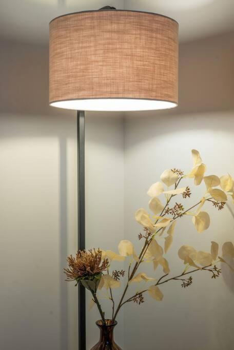 Cityscape Haven: Stylish Studio view 5