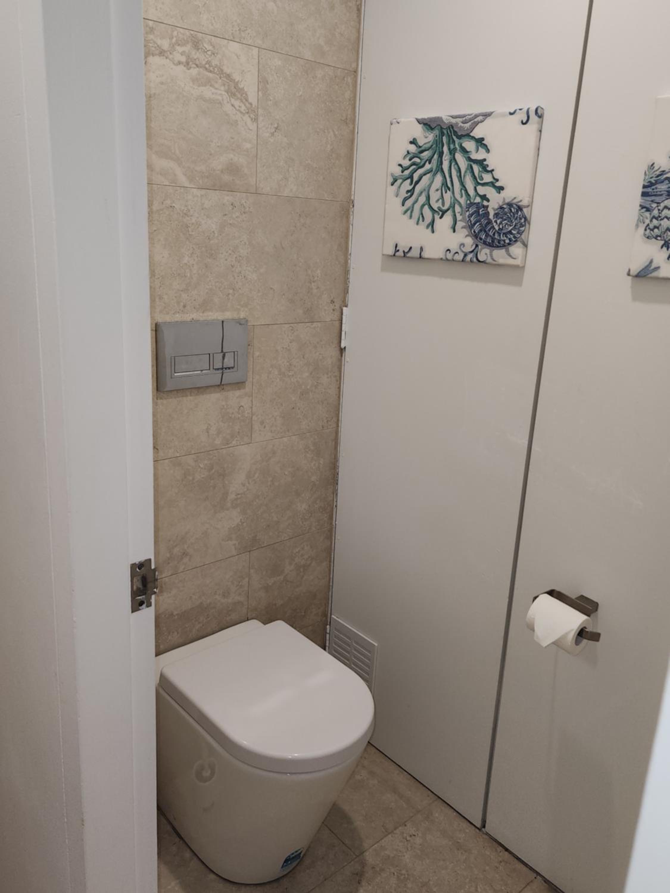 Entire beachside 2 bedroom unit