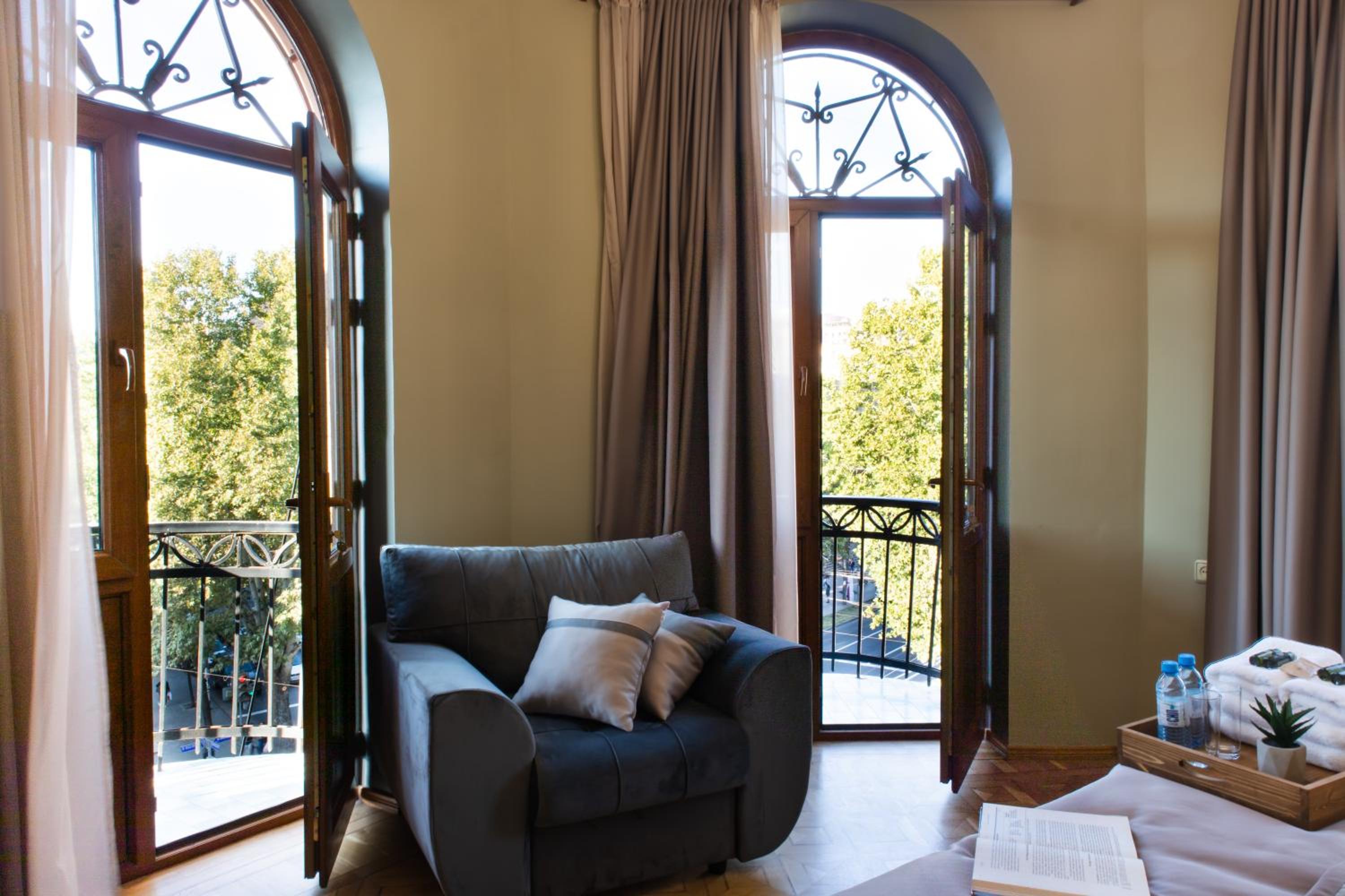hotelise I Broadway Apartment