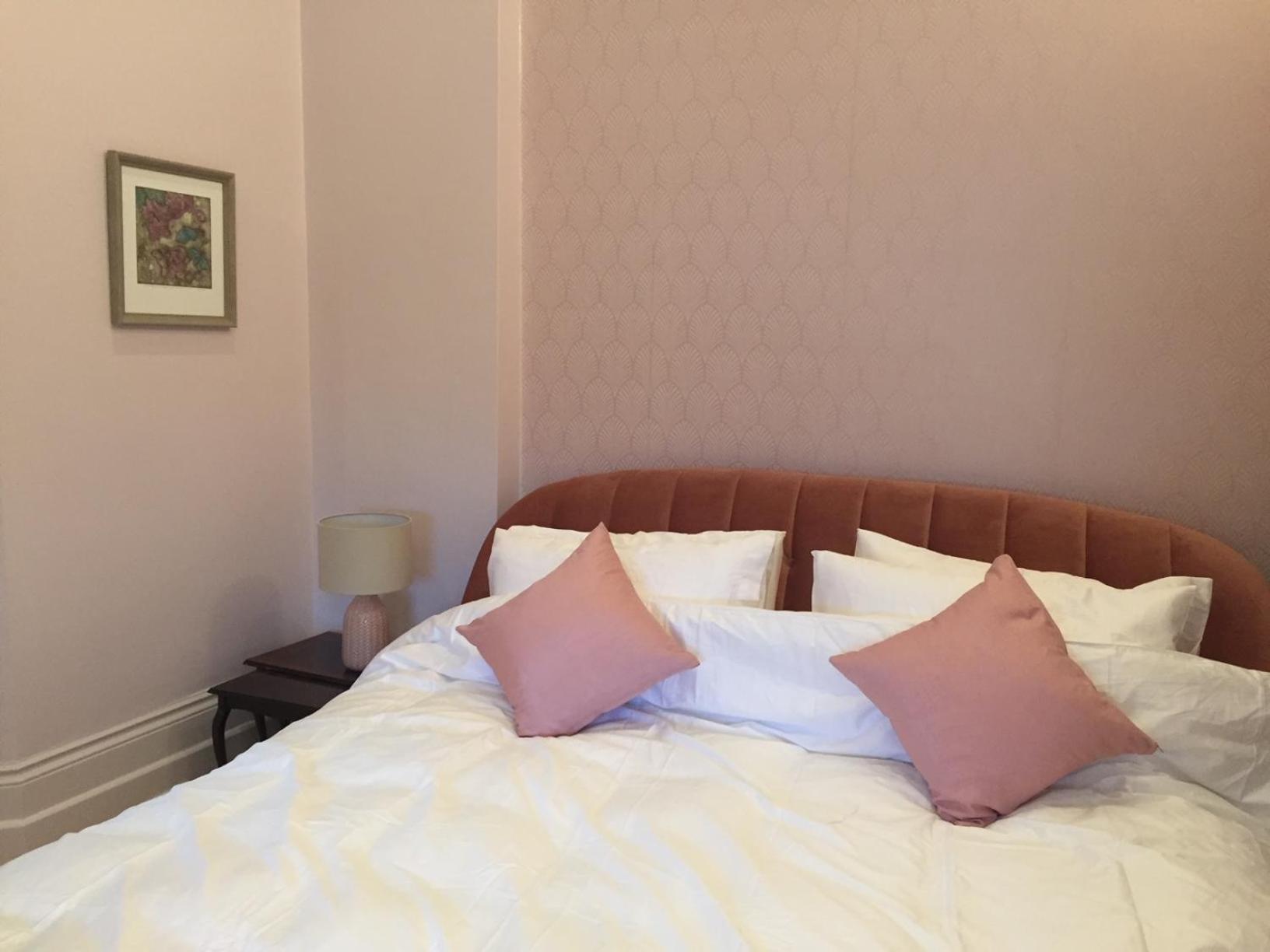 Hamilton Lodge a 6 bedroom seaside Holiday Home Hosting Happiness view 5