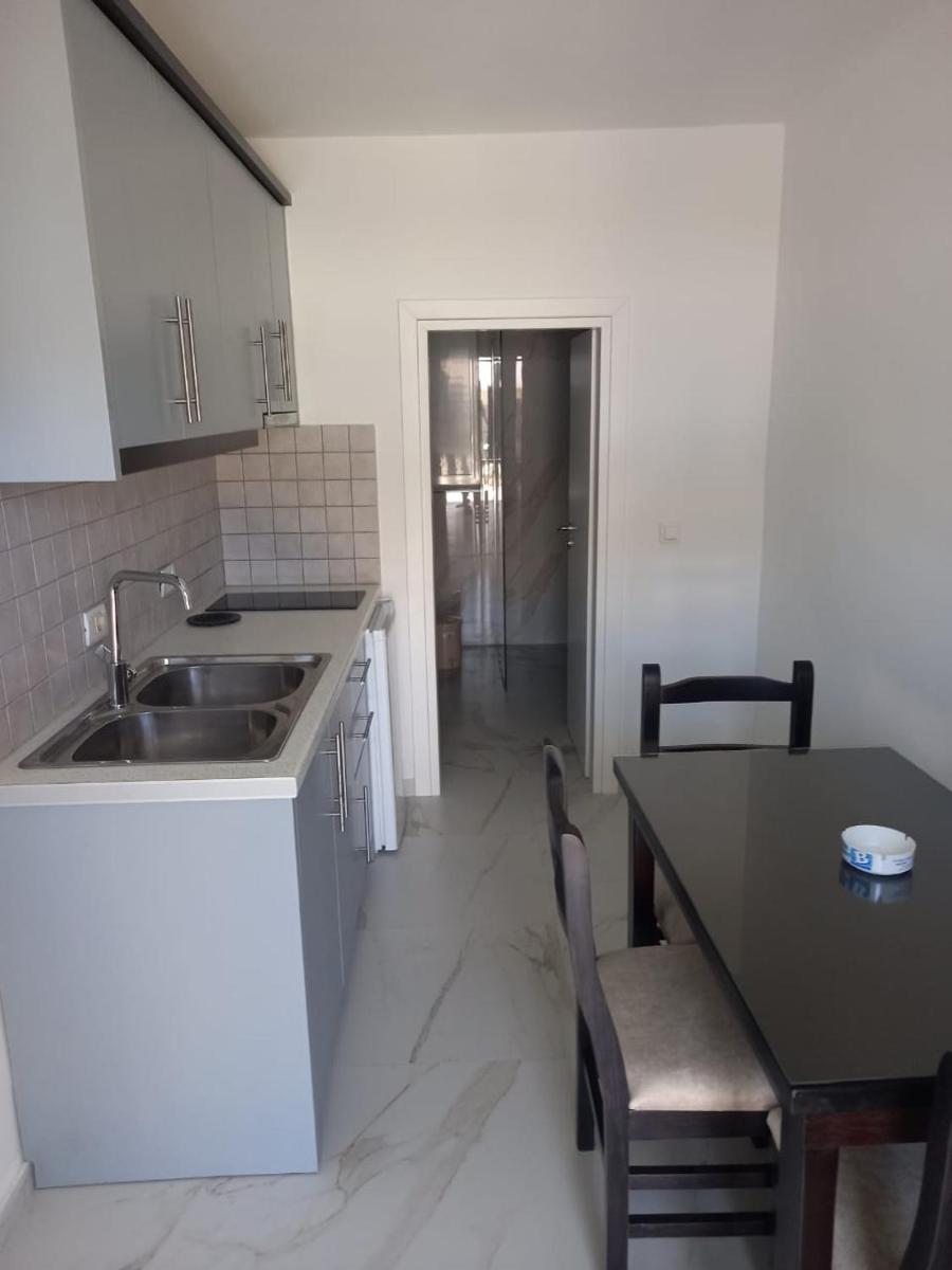 Klejvi Apartments