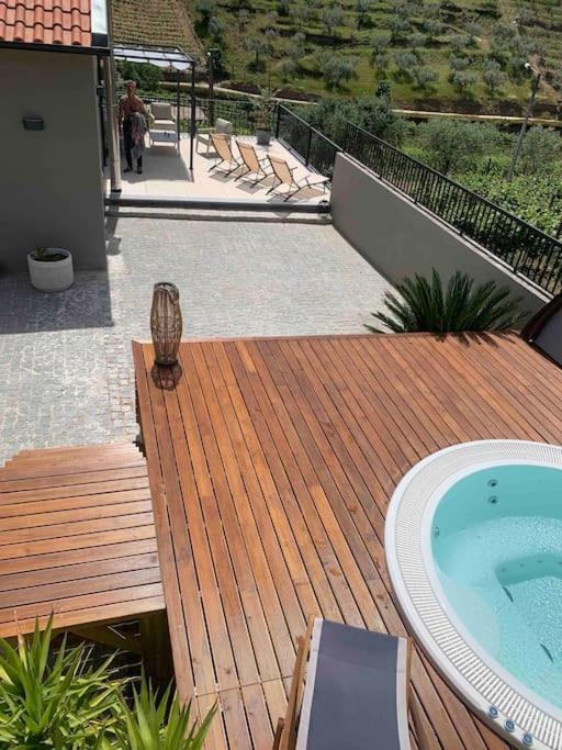 Valadouro Cottage Douro Vallée with a Pool