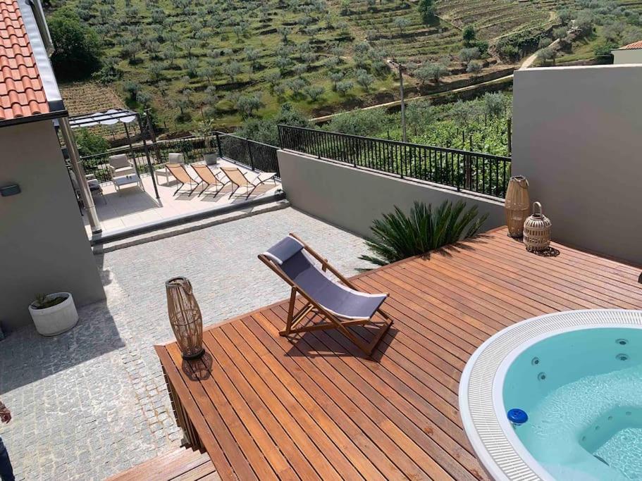 Valadouro Cottage Douro Vallée with a Pool