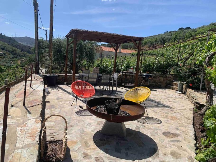 Valadouro Cottage Douro Vallée with a Pool