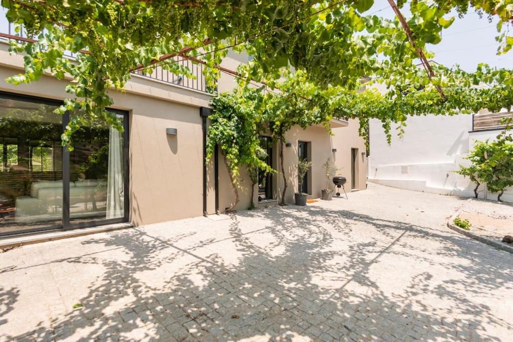 Valadouro Cottage Douro Vallée with a Pool