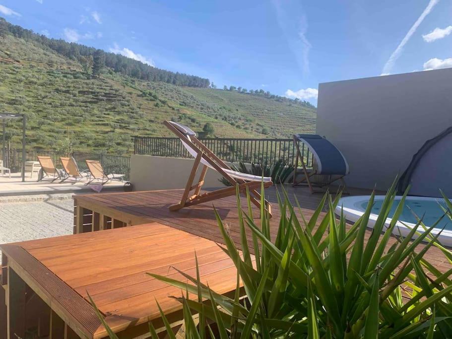 Valadouro Cottage Douro Vallée with a Pool