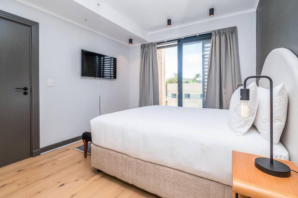Greenpoint Luxury One Bed view 3