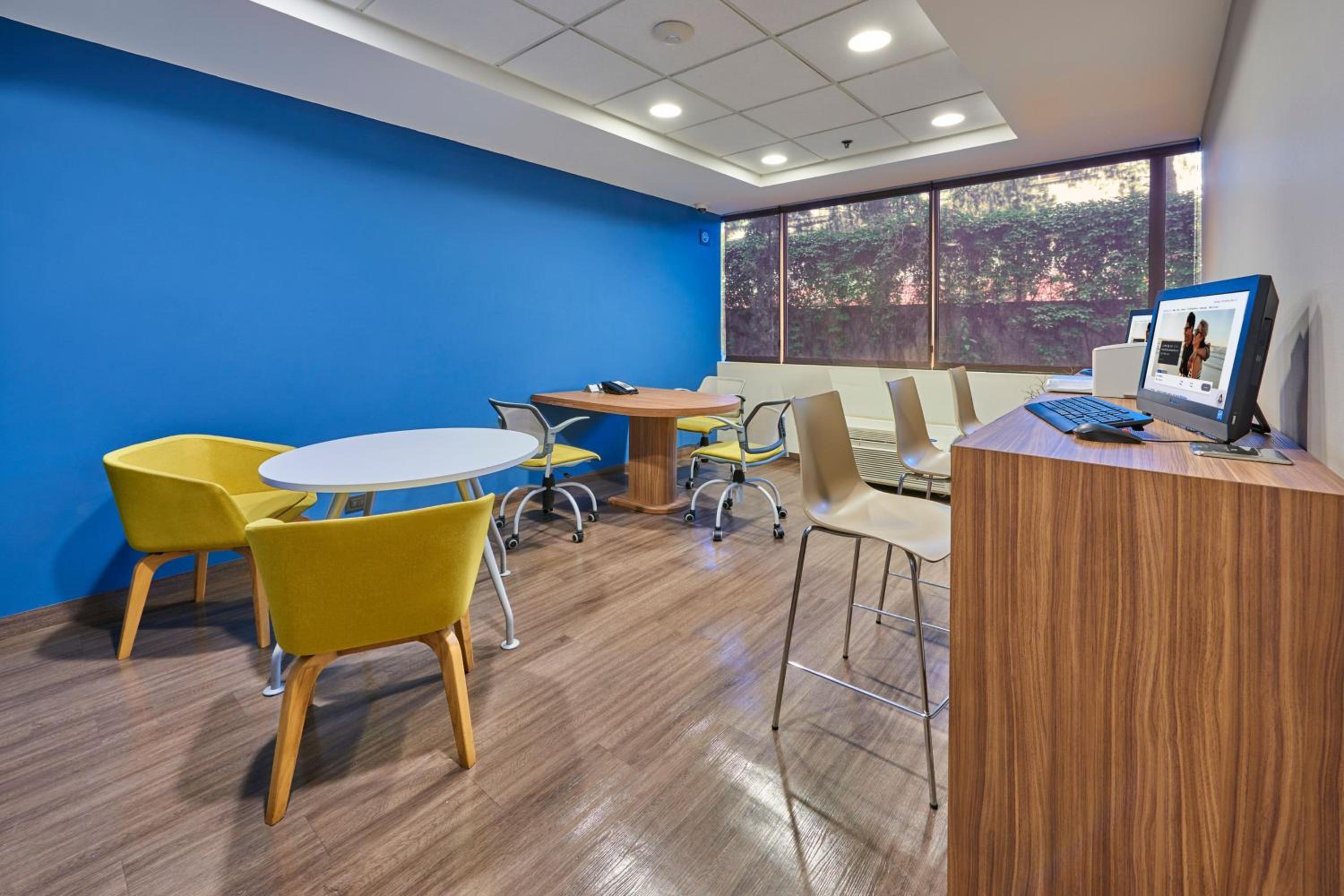 Saltillo Vacations - City Express by Marriott Saltillo Norte - Property Image 12