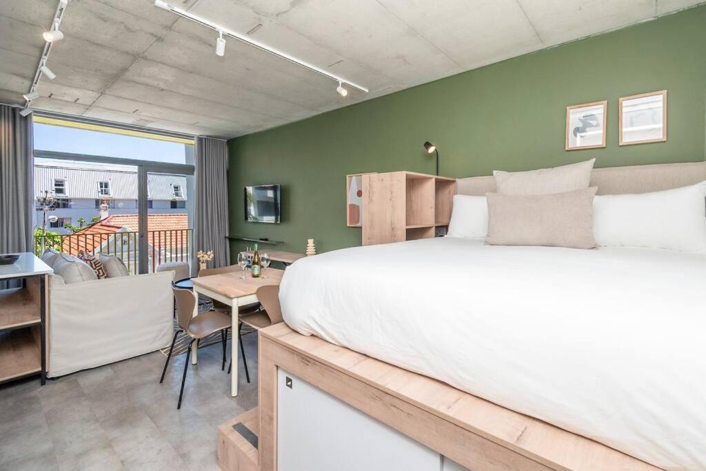 Brand New Seapoint Apartment view 5