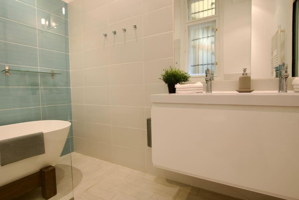 Premium Apartment by Hi5- Anker Apartment view 3