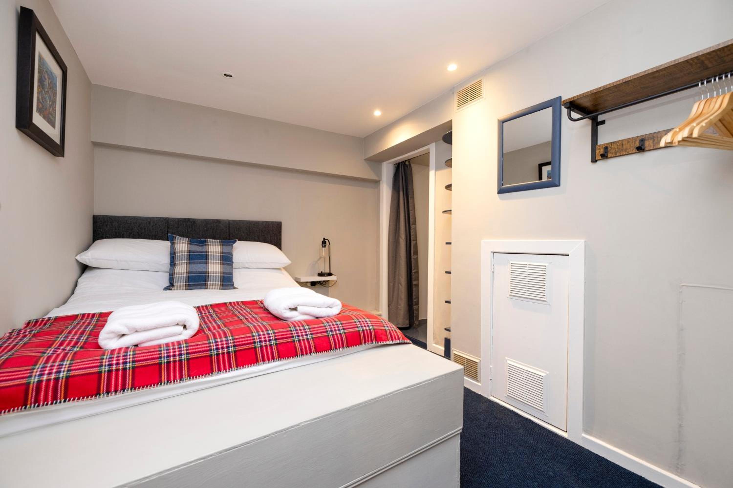 New Town Rooms view 5