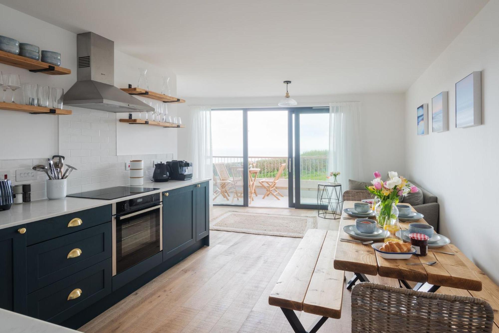 Apartment 13, Willow Cove view 4