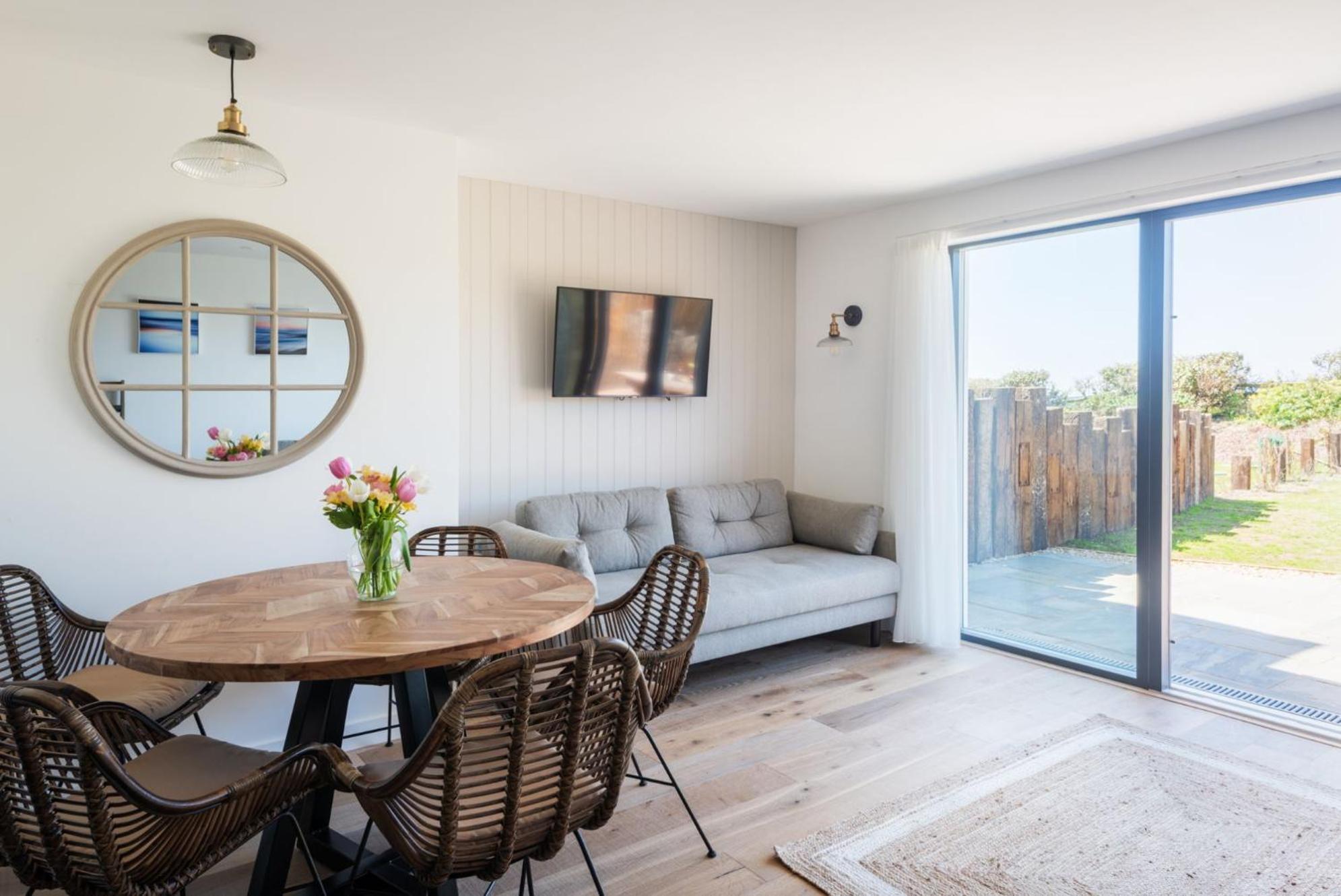 Apartment 6, Castle Cove view 5