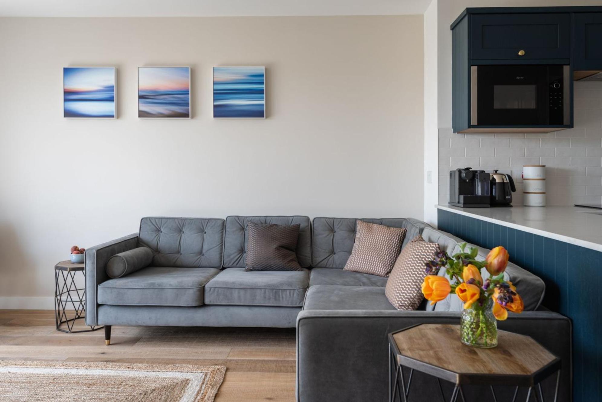 Apartment 7, Elender Cove view 4