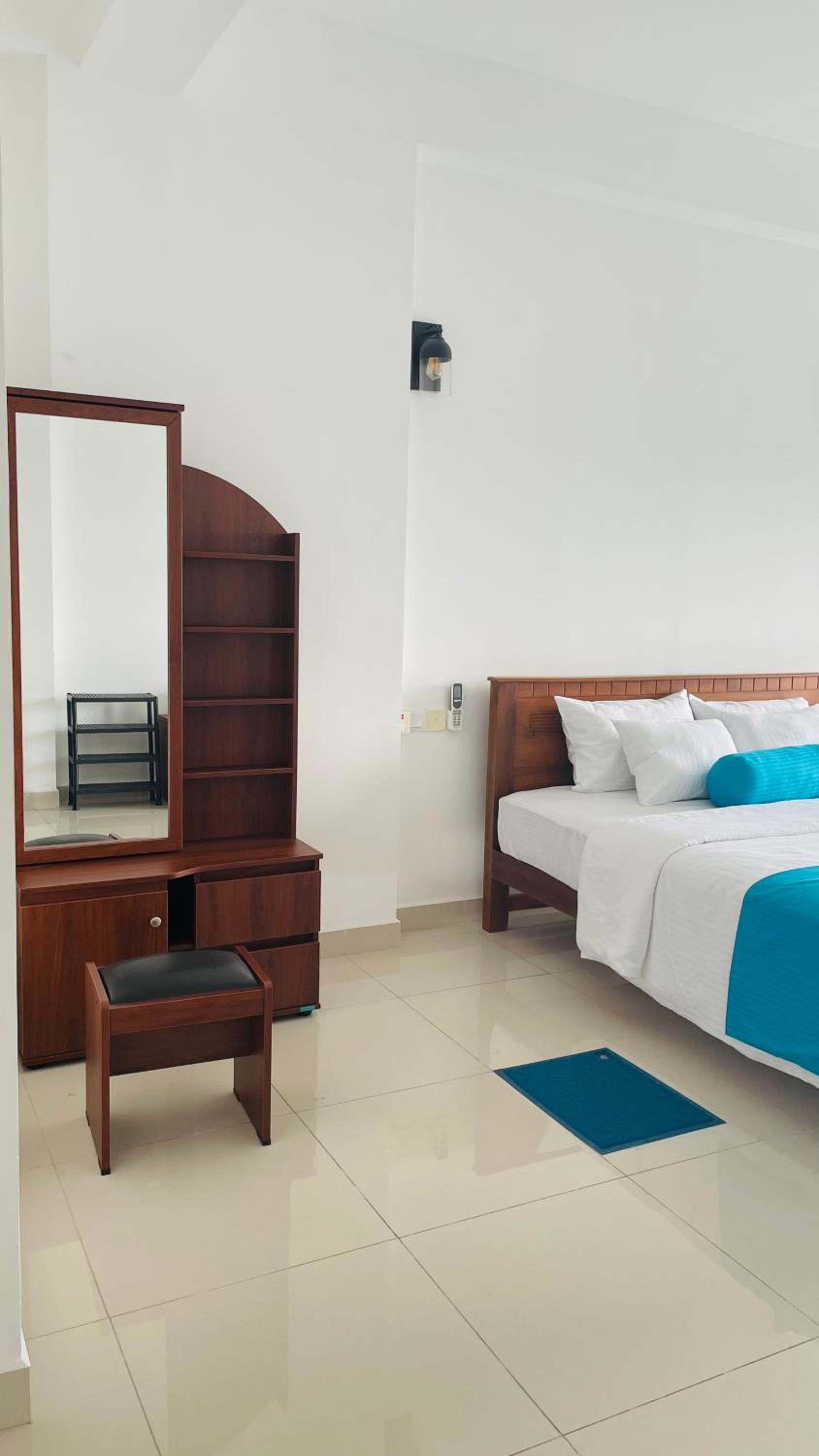 Luxe Highway Residencies view 4