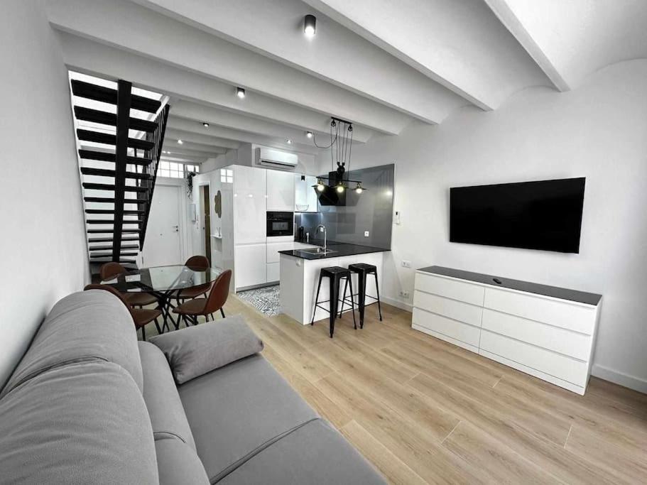 A H Rentals Van Gogh apartamento