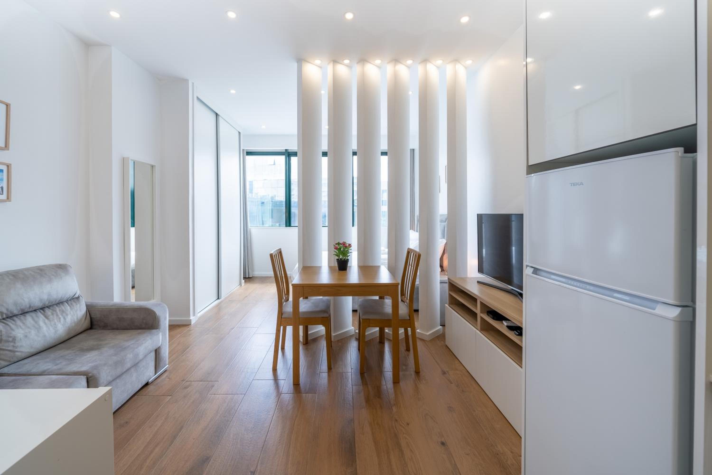 Window to Porto by Amber Star Rent view 3
