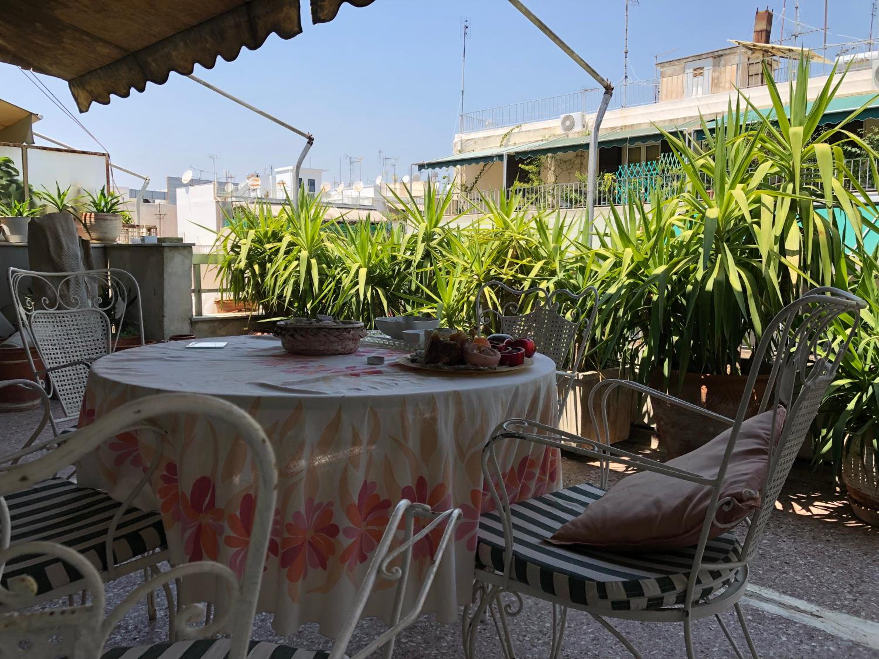 Spacious Double room in the Center of Athens