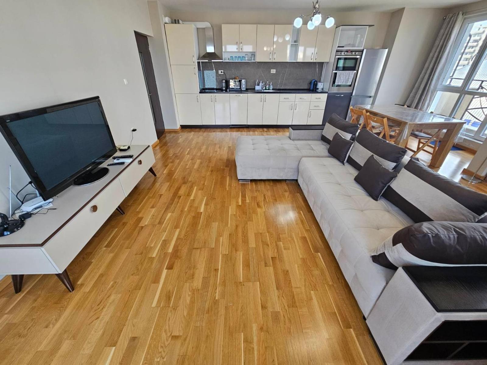 Two Bedroom Apartment 46- Trakia 54 А view 4