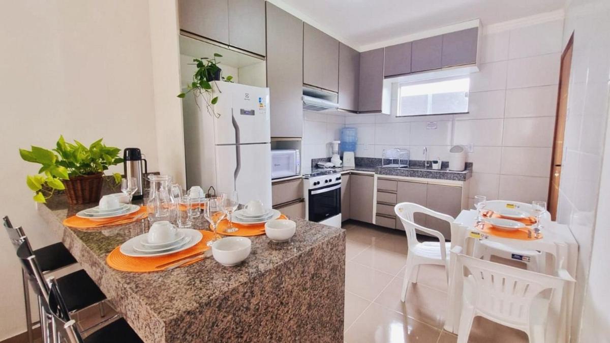 Apartamento em condomínio com 2 quartos para 6 pessoas