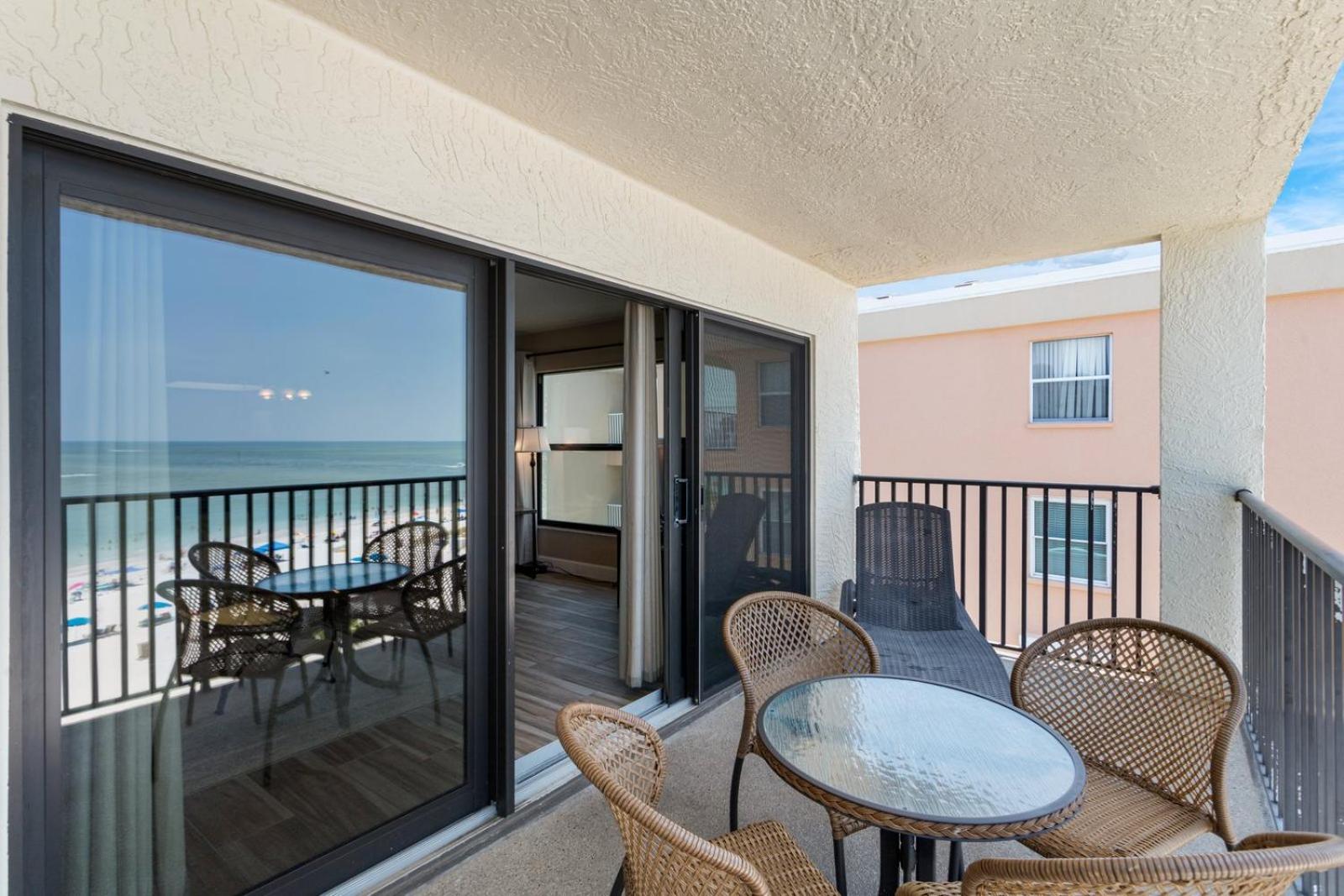 Direct Beachfront 1b 1b Corner - Sandy Shores #501