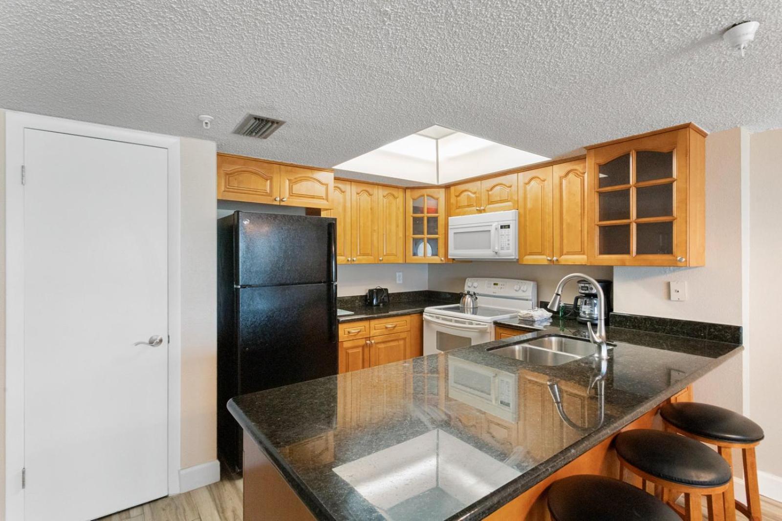 Direct Beachfront 1b 1b Corner - Sandy Shores #501
