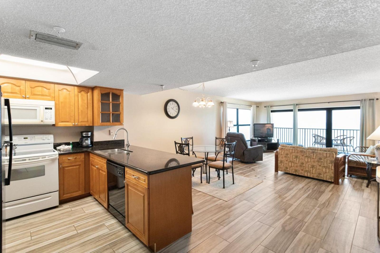 Direct Beachfront 1b 1b Corner - Sandy Shores #501