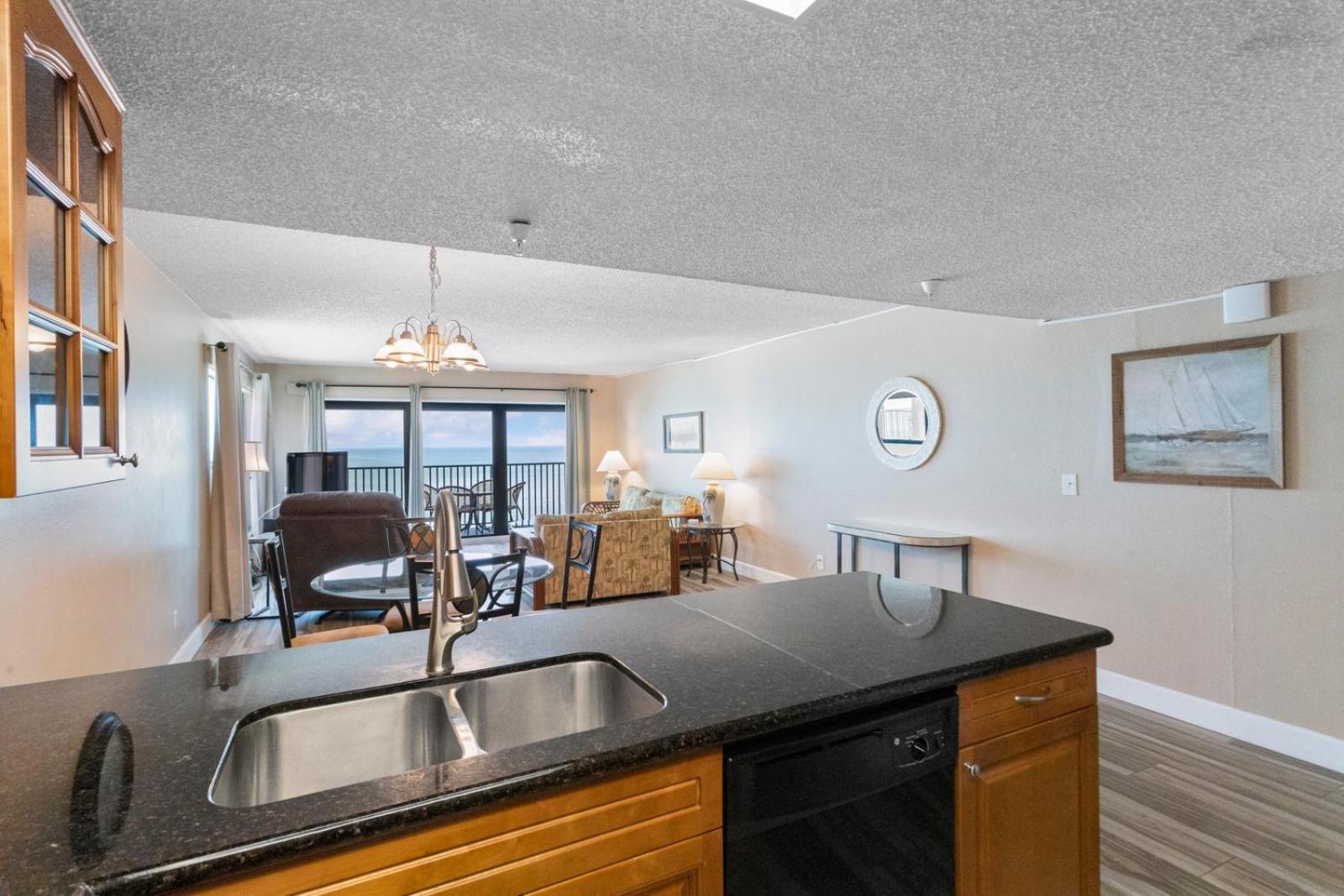 Direct Beachfront 1b 1b Corner - Sandy Shores #501