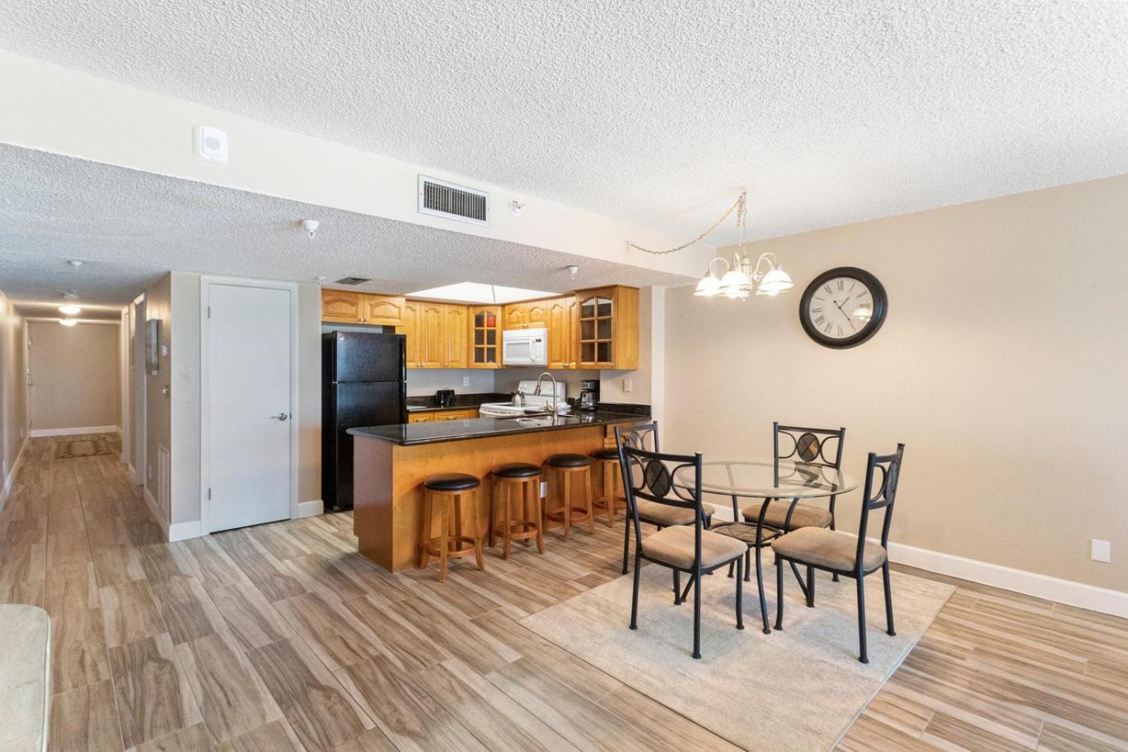 Direct Beachfront 1b 1b Corner - Sandy Shores #501