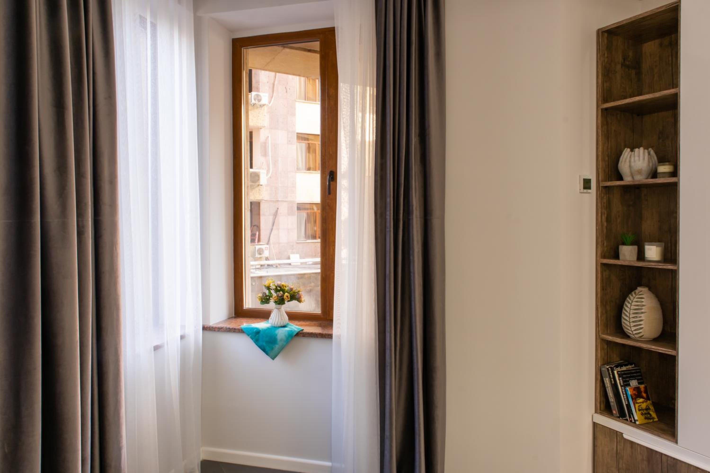 hotelise I Saryan Apartment