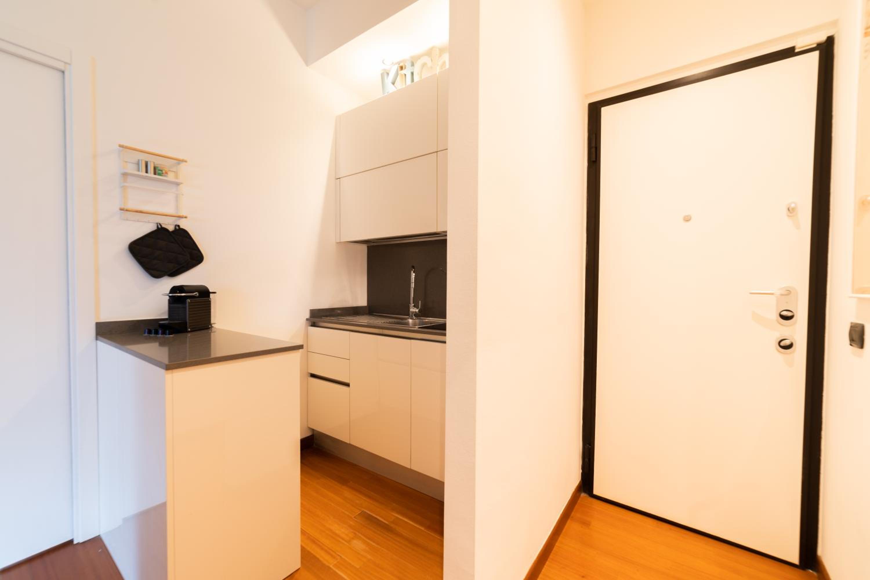 CityLife-Fiera New Apartment - WiFi & Netflix