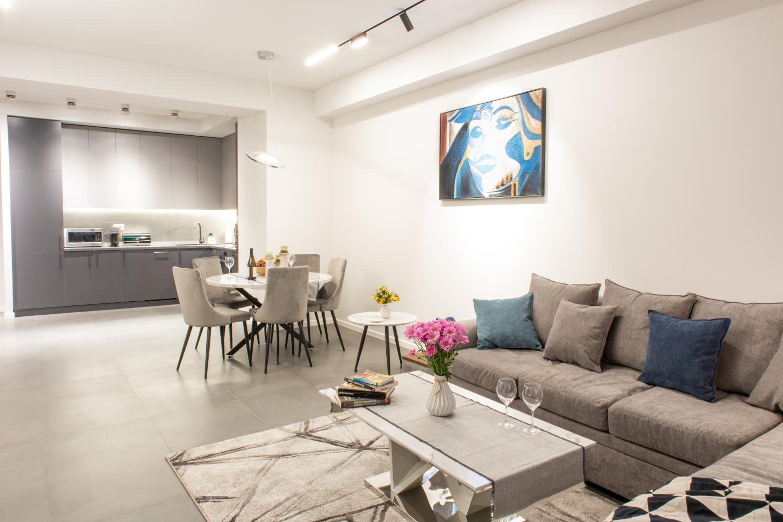 hotelise I Saryan Apartment