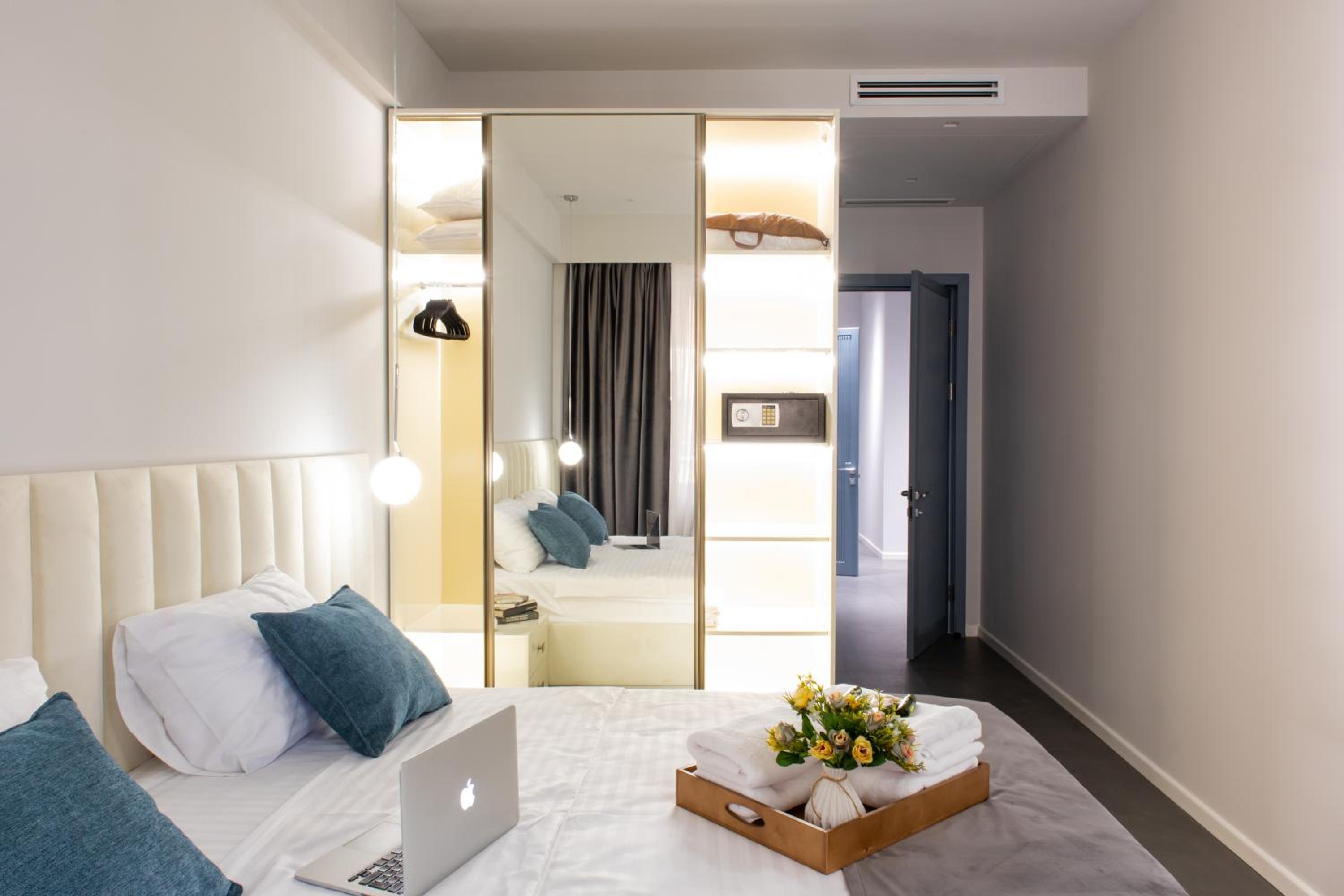 hotelise I Saryan Apartment