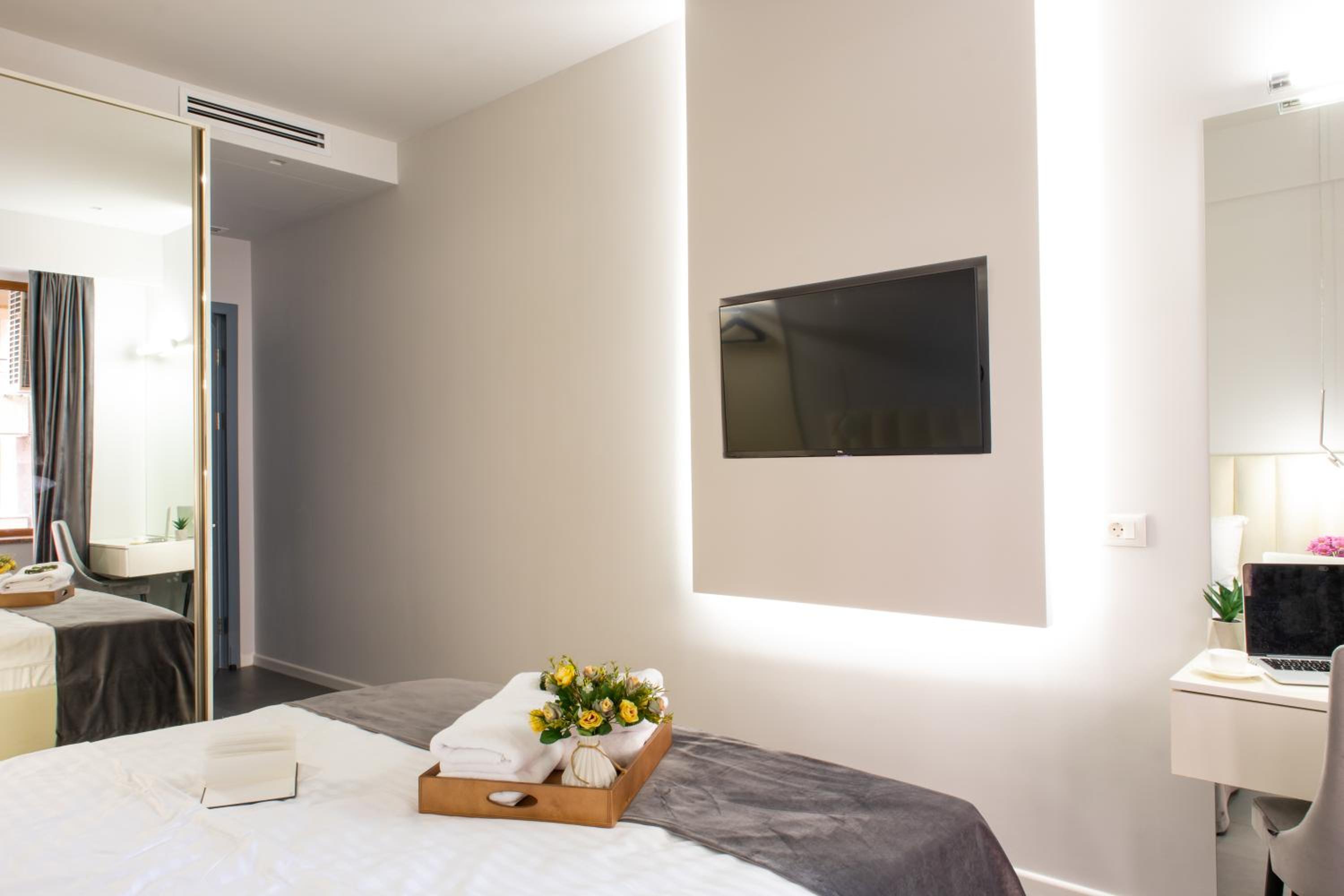 hotelise I Saryan Apartment