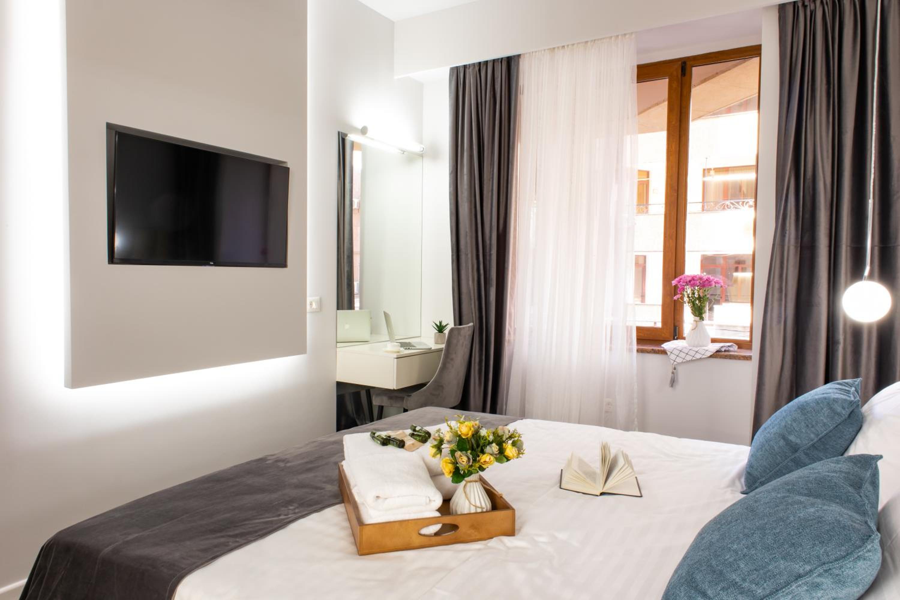 hotelise I Saryan Apartment
