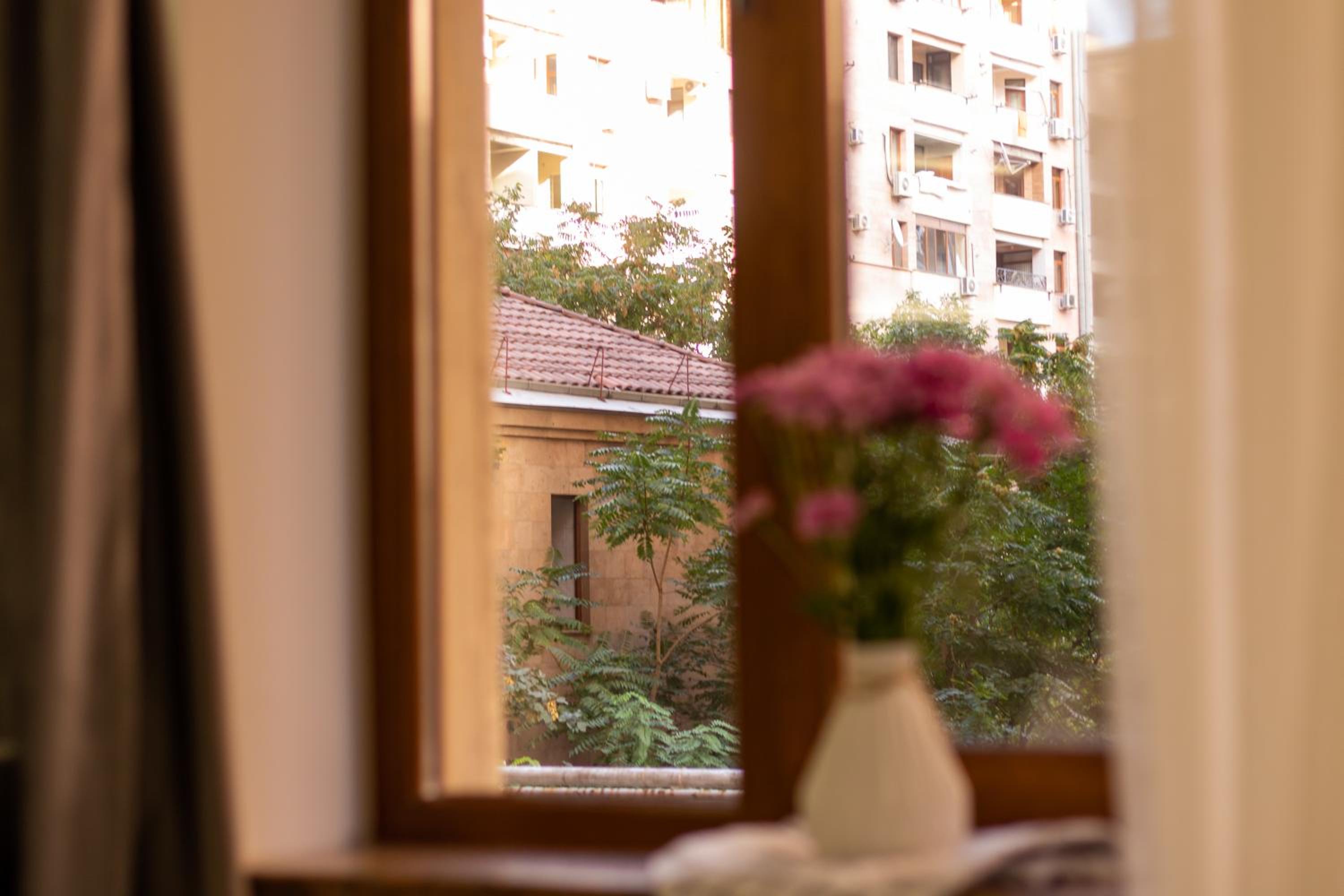 hotelise I Saryan Apartment