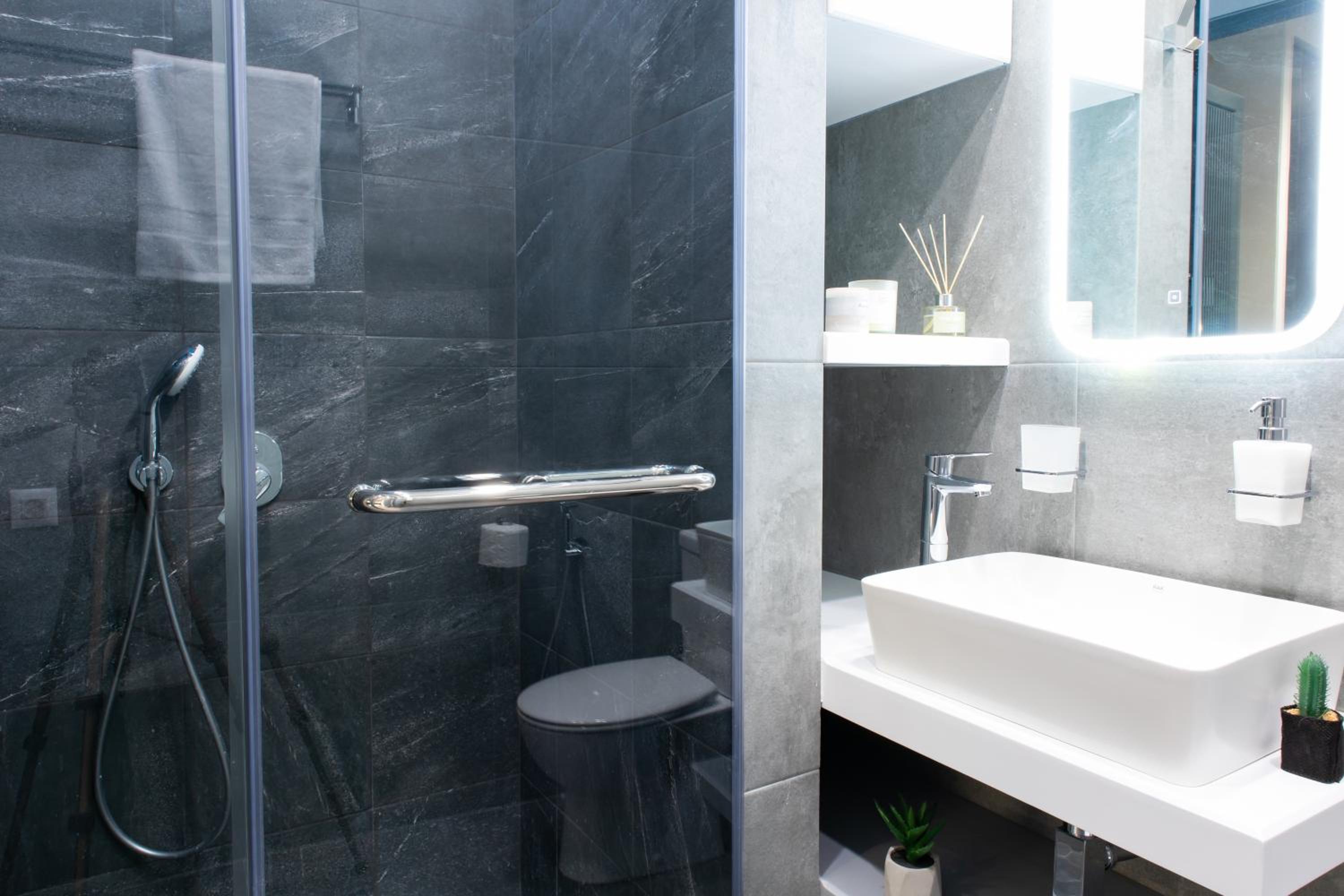 hotelise I Saryan Apartment