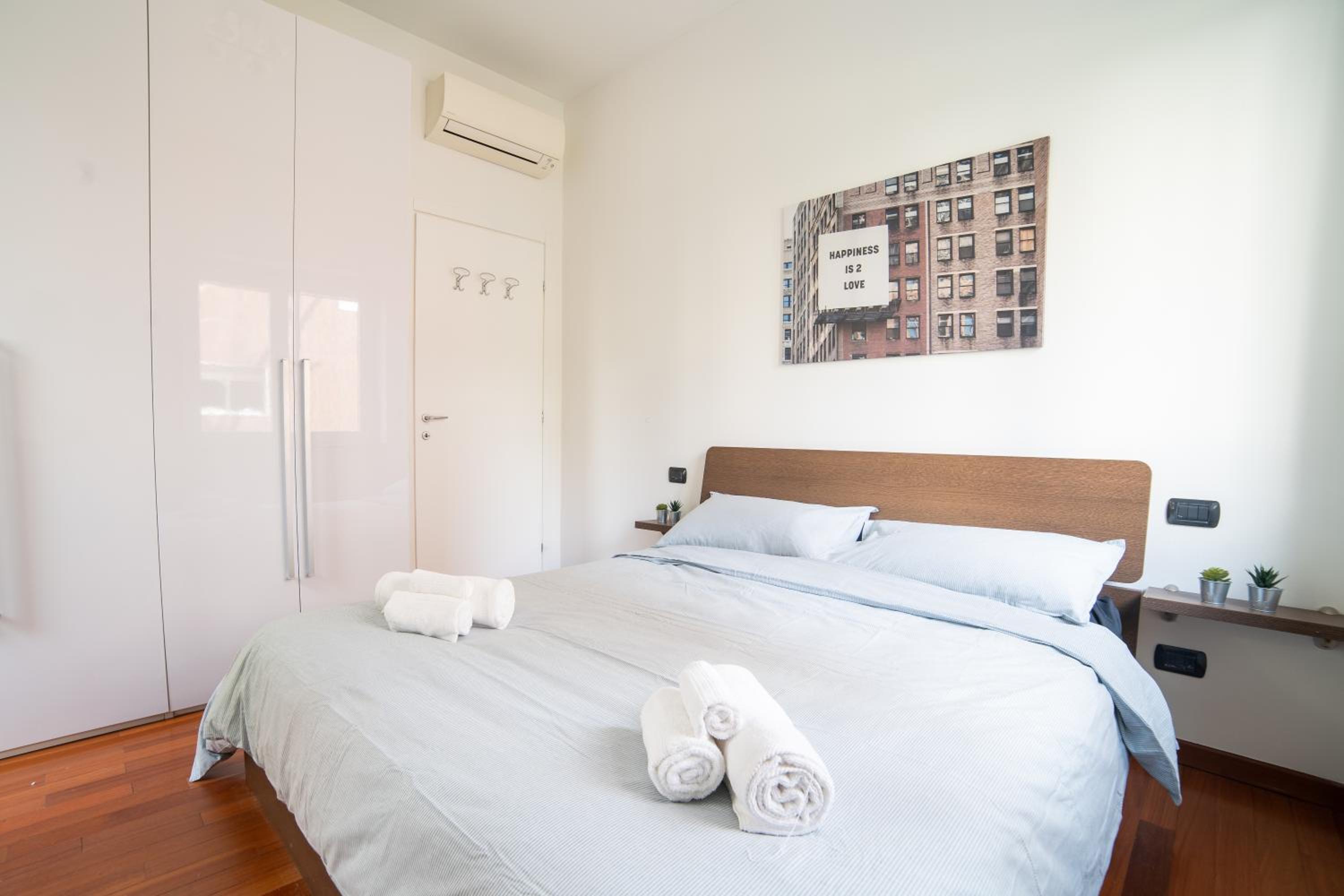 CityLife-Fiera New Apartment - WiFi & Netflix