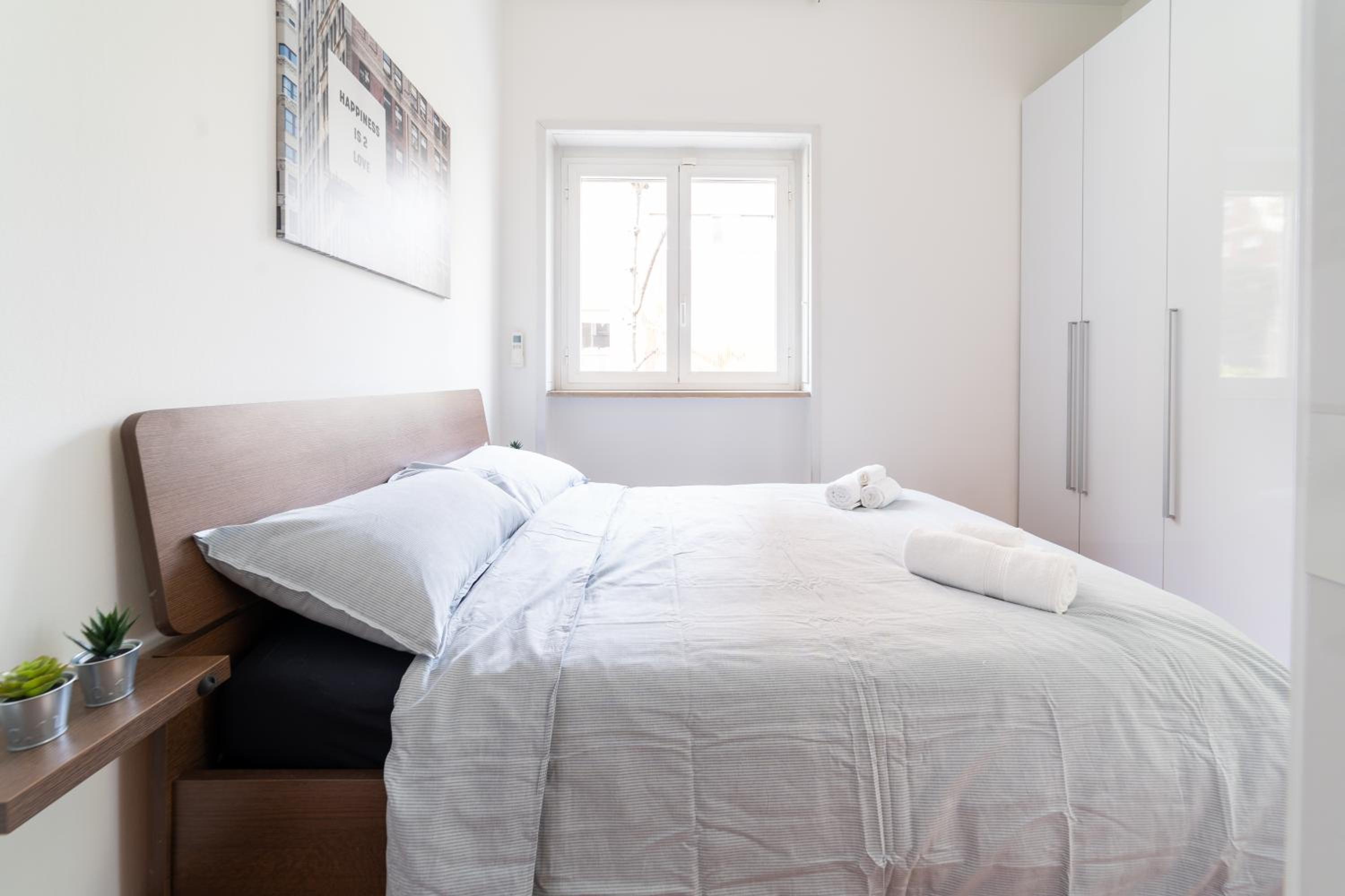 CityLife-Fiera New Apartment - WiFi & Netflix